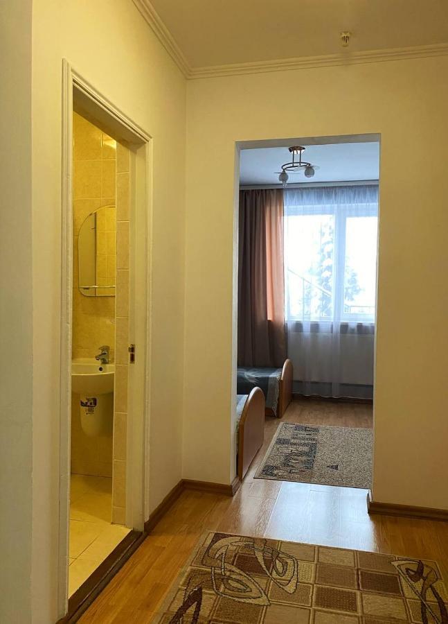 Lemon Hotel Drohobytsj Buitenkant foto